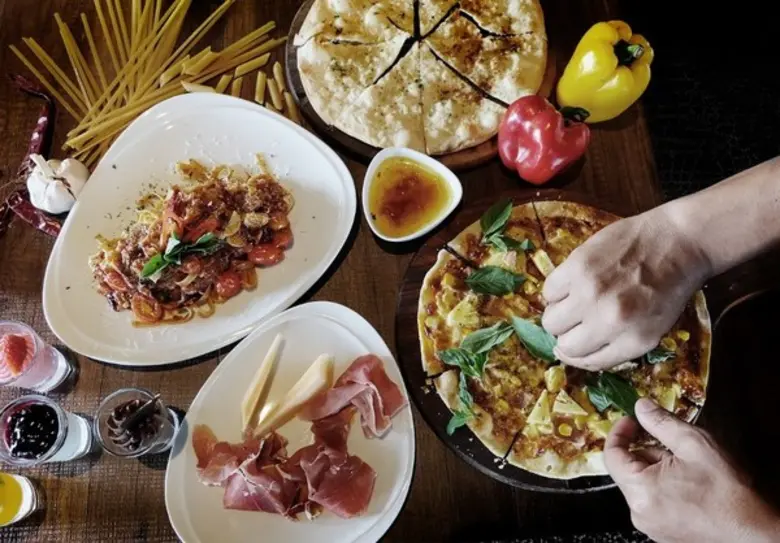 ดื่มด่ำบรรยากาศหรูด้วยอิตาเลี่ยนบุฟเฟ่ต์ใ...