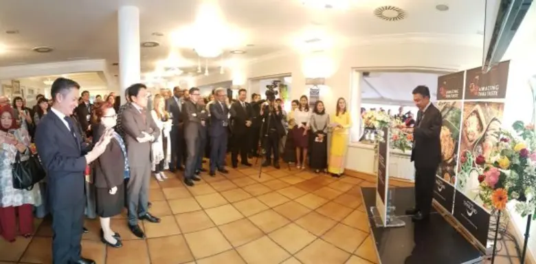 โดยน้อมนำแนวคิดทฤษฎีเศรษฐกิจพอเพียงของในห...