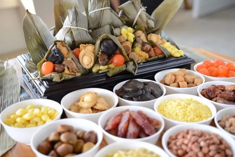 ห้องอาหาร เดอะ เมย์ฟลาวเวอร์ โรงแรมดุสิตธ...