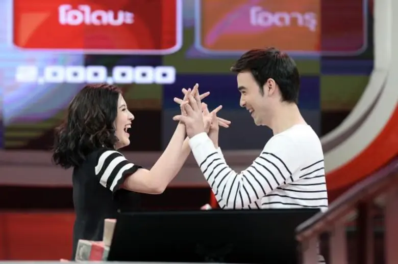 ทีวีไกด์: รายการ “The Money Drop Thailand” “โฟกัส - เจมส์” คู่รักหน้าตาดี ควงคู่สู้ไม่ถอย ขอสอยแจ๊คพอต!!!