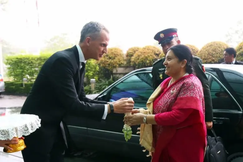 เมื่อเร็วๆนี้ เจอราลด์ ฮูกาดี้ (ซ้าย) ผู้...