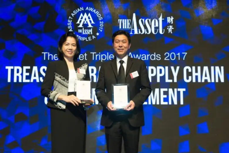 นายขจรศักดิ์ มานะวิริยะกุล เจ้าหน้าที่บริ...