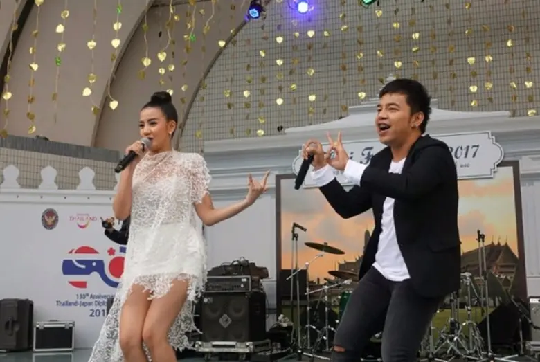 ผ่านพ้นไปด้วยความสนุกสนานกับการแสดงคอนเสิ...