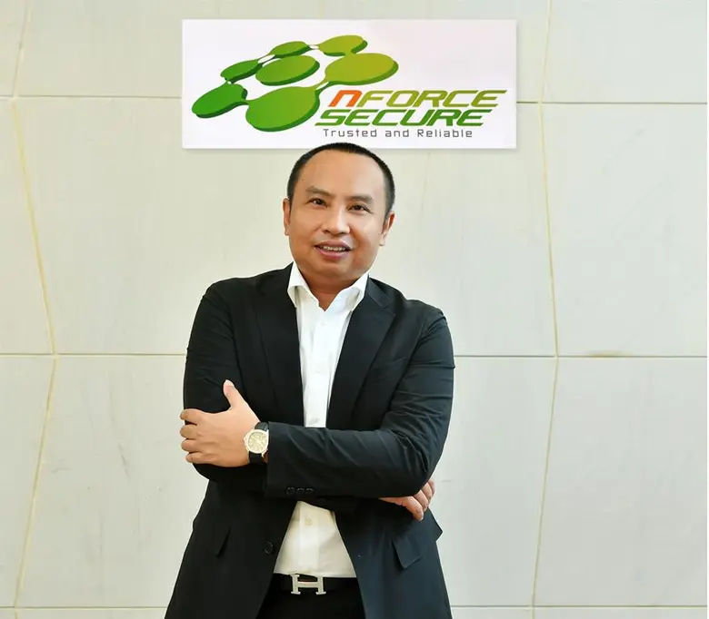 นายนักรบ เนียมนามธรรม กรรมการผู้จัดการ บร...