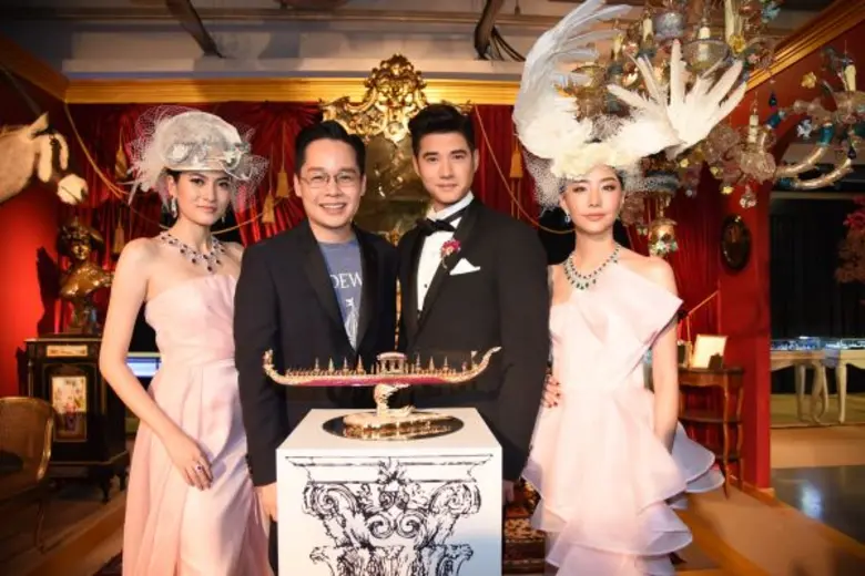 เลอค่า มาเต็ม แบบ ชุดใหญ่ไฟกระพริบ!! เห็น...