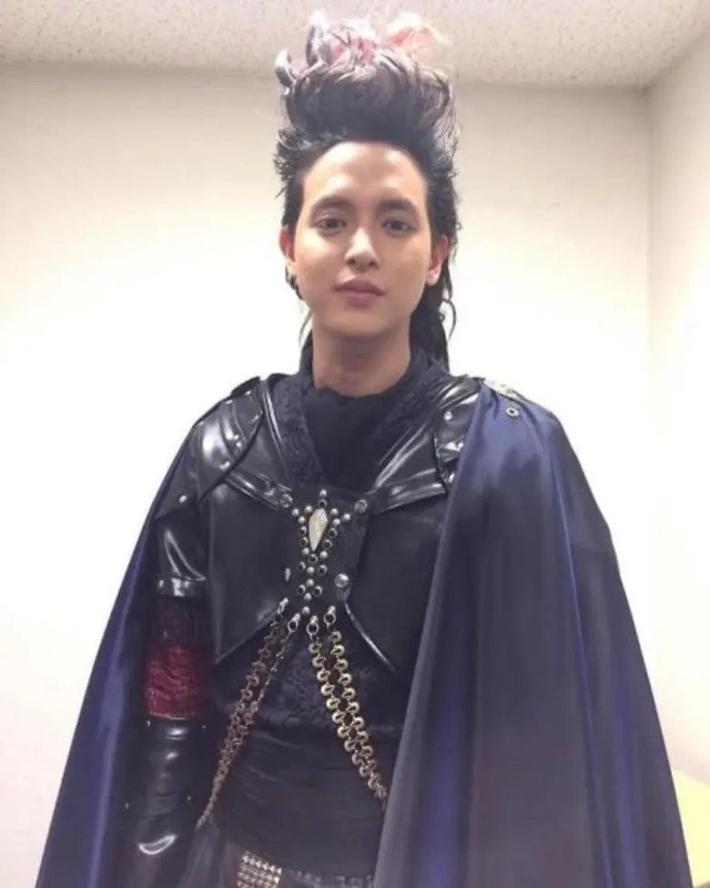 เป็นอีกหนึ่งพระเอกหนุ่มหล่อมากความสามารถ ...