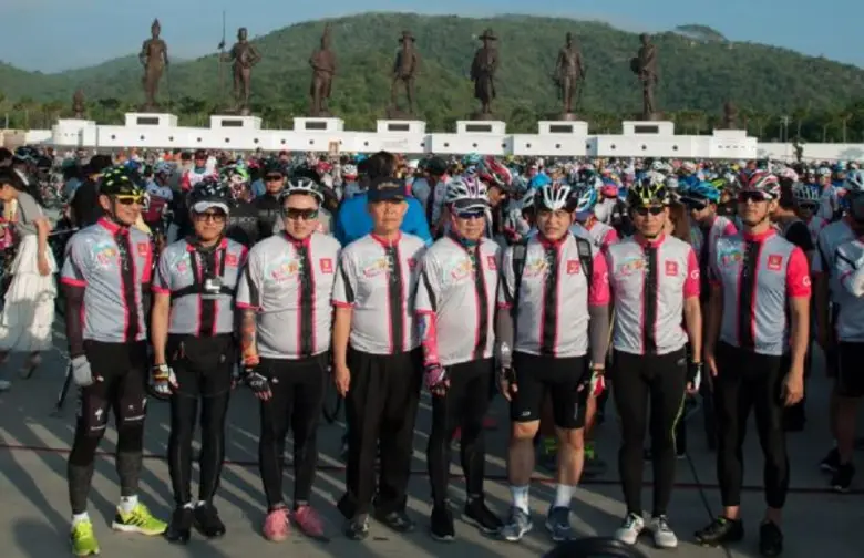 นายชาติชาย พยุหนาวีชัย ผู้อำนวยการธนาคารอ...