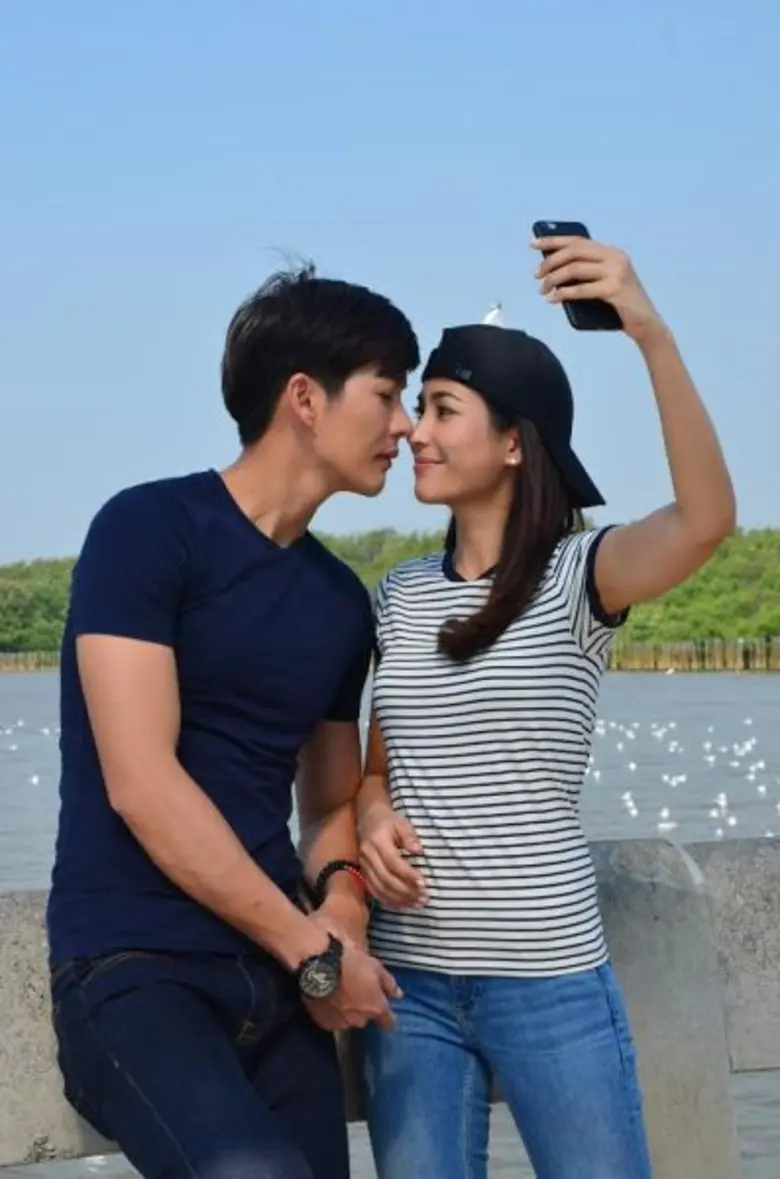 เป็นคู่รักคนบันเทิงที่ไม่ว่าจะขยับไปไหน ห...