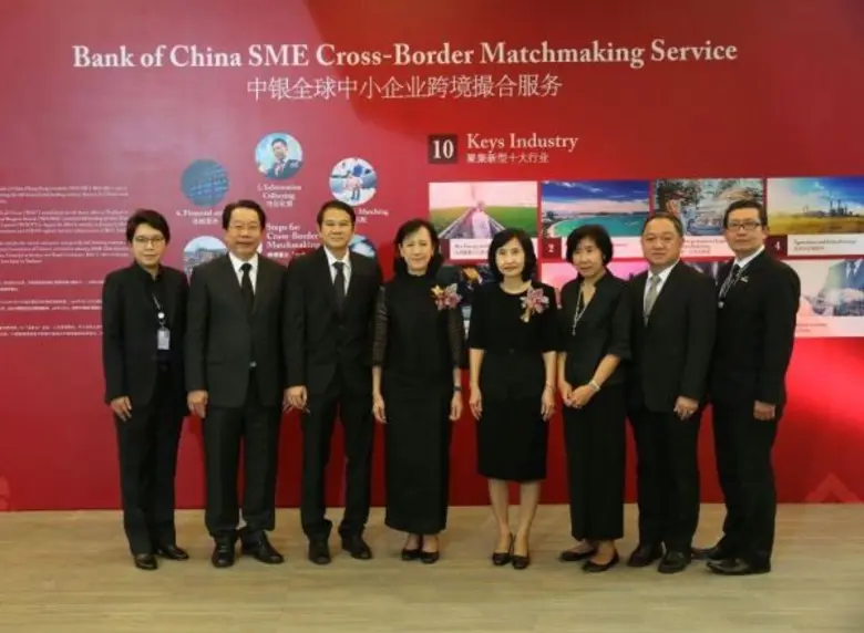 นายมงคล ลีลาธรรม กรรมการผู้จัดการ ธนาคารพ...