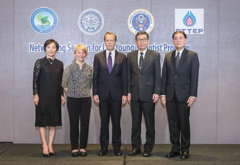 นายสมพร ว่องวุฒิพรชัย (ที่ 2 จากขวา) ประธ...