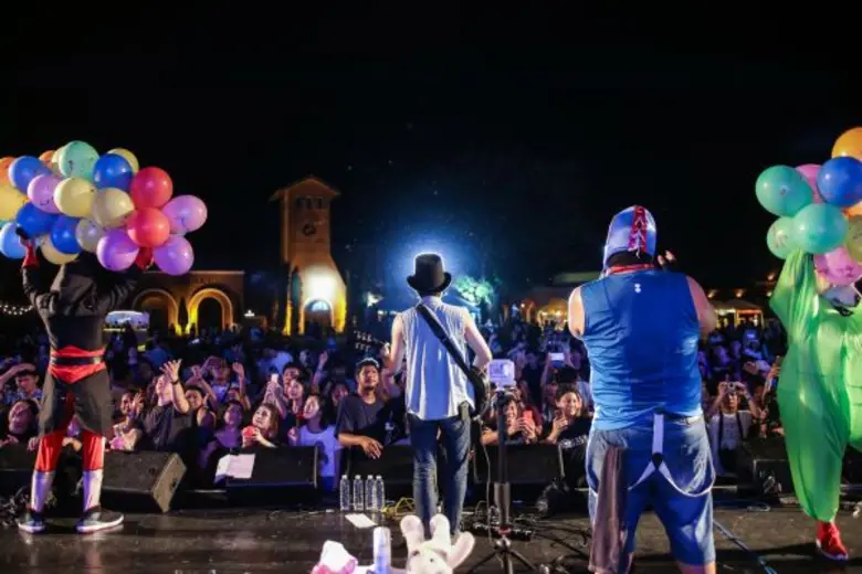 ปลดปล่อยความฝัน...สไตล์อันปลั๊ก ฟินไม่มีกั๊ก ใน Silverlake Presents "Silverlake Unplugged DREAM"