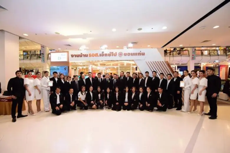 นายสุรชัย ดนัยตั้งตระกูล ประธานกรรมการธนา...