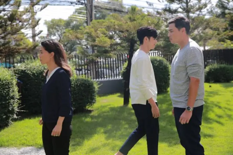 สงครามพ่อเลี้ยง-ลูกเลี้ยง บังเกิด!! 'แจ๊บ’ โมโหเดือด!! ต่อย 'เก้า’ ไม่ยั้งมือ!!