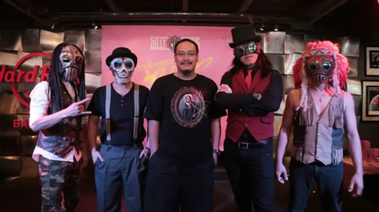 แฉ…กลางสยาม!!! หลุดความลับของ “ริม” ในเอ็มวีตัวล่าสุดซิลลี่ฟูลส์