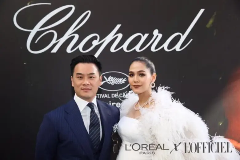 ออร่าขุ่นแม่เจิดจรัสขั้นสุด “ชมพู่” เดินเปิดวันแรก...พรมแดงเมืองคานส์!!