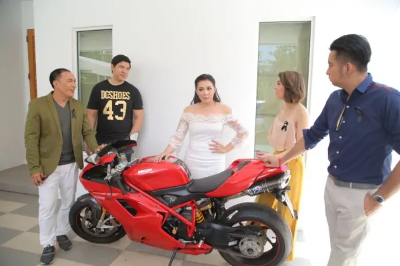 ทีวีไกด์: รายการ “THE GUEST (เดอะ เกสท์) ตีสนิทคนดัง” “บุ๋ม ปนัดดา” เปิดบ้านหรูย่านรามอินทรา  สุดอลังการเว่อร์วังสมกับ “นางสาวไทย”