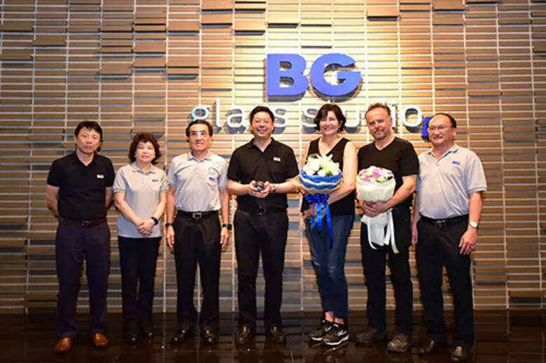 นายปวิณ ภิรมย์ภักดี (ที่ 4 จากซ้าย) กรรมก...