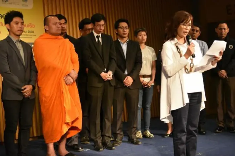 มูลนิธิป้องกันอุบัติภัยแห่งเอเชีย เปิดตัวโครงการ “ฟ้องป้าเปีย” ให้คนกรุงส่งเรื่องร้องเรียน ปัญหาความเร็วในชุมชนเมือง ผ่านหลายช่องทาง ทั้งเพจเฟสบุ๊คส์-ทวิตเตอร์-อินตราแกรม ก่อนรวบรวม ยื่นบิ๊กกทม.แก้ปัญหา