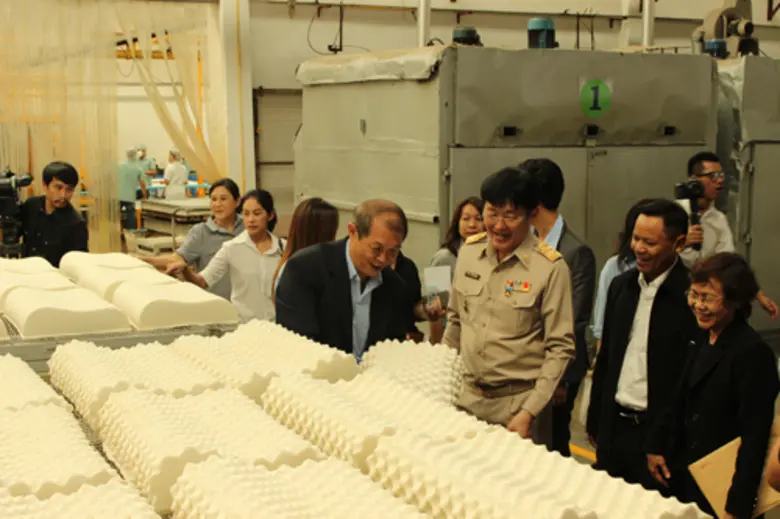 SMEs แปรรูปยางพารา จ่อขอ มอก. กว่า 10 ราย สมอ. เตรียมลงใต้พัฒนาผู้ประกอบการยางผลิตสินค้าให้ได้มาตรฐาน เร่งนำยางธรรมชาติมาใช้ในอุตสาหกรรมให้มากขึ้น