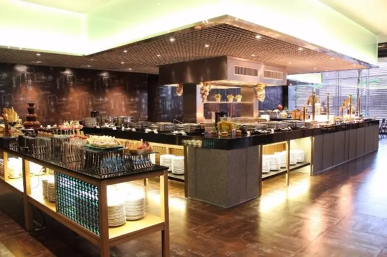 โปรโมชั่นพิเศษ! มา 2 จ่าย 1 บุฟเฟ่ต์มื้อค่ำวันอาทิตย์-พฤหัสบดี ห้องอาหาร 204 บิสโทร โรงแรมสวิสโฮเต็ล เลอ คองคอร์ด กรุงเทพฯ