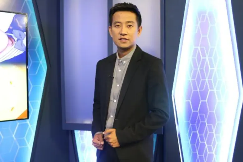 “นิ้วกลม” ที่ทุกคนรู้จักกันดีในฐานะนักเขียน วันนี้... ก้าวสู่บทบาทใหม่แบบคนข่าว กับช่วง “ดีเบต” ใน “เรื่องเด่นเย็นนี้”