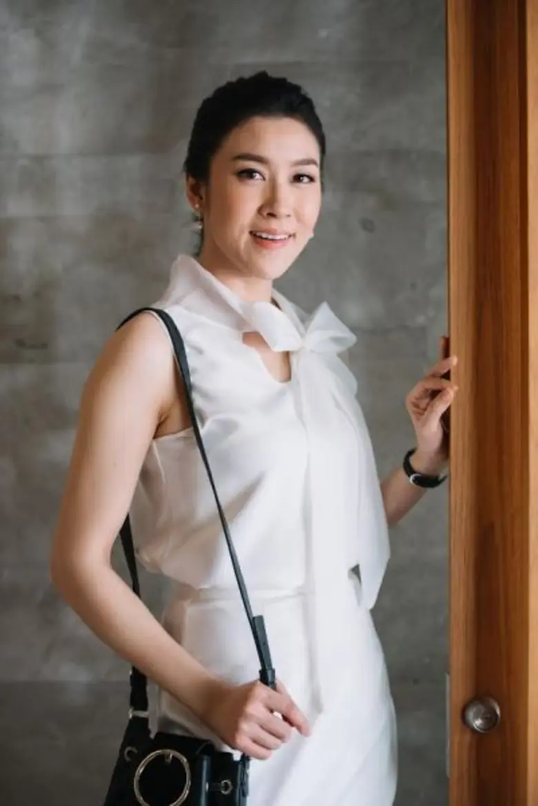 ถือเป็นการเปิดประเดิมผลงานเรื่องแรกกับทาง...