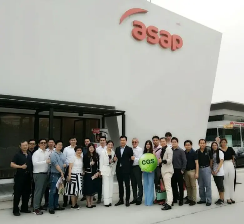 นายปรีชาวุฒิ ขุมทรัพย์ (แถวหน้าที่ 6 จากข...