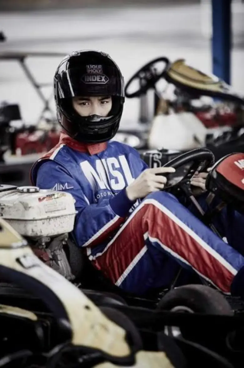 “ดิน-ธีร์รชตะ” หนุ่มหล่อโปรไฟล์ดี๊ดี....ดาวรุ่งดวงใหม่ ในวงการบันเทิงที่น่าจับตามอง