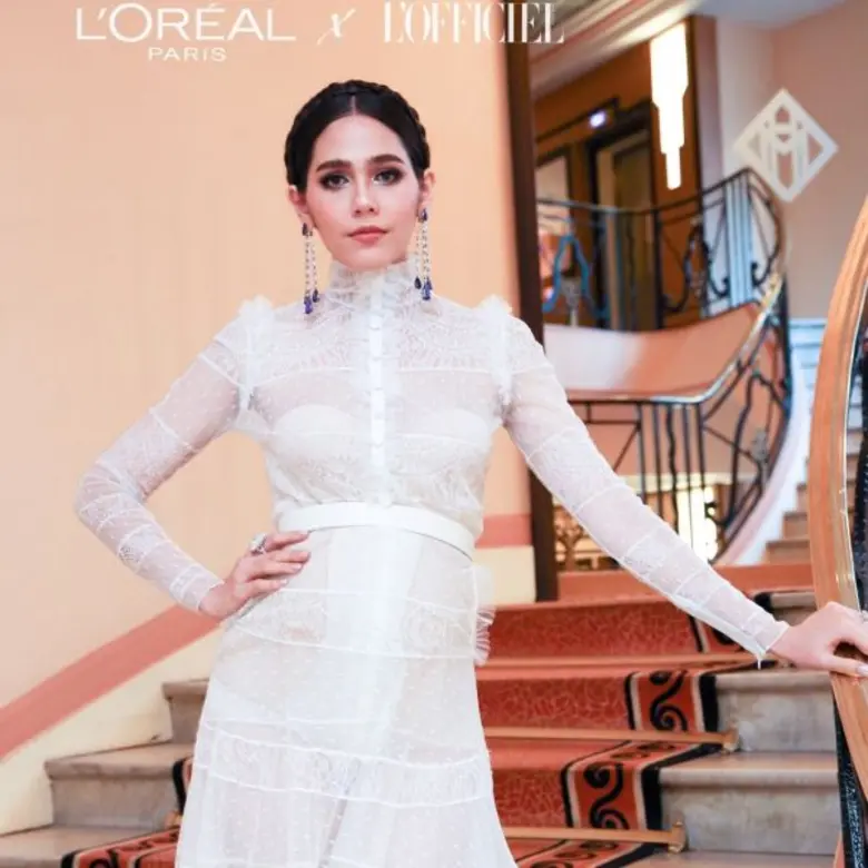 ชมพู่ กับลุคเซ็กซี่เบาๆร่วมปาร์ตี้ดินเนอร์เอ็กซ์คลูซีฟ