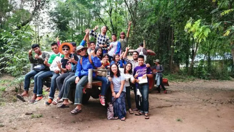 เดินตามรอย “ไอดอลรุ่นพี่” “หมูอ้วน”มุ่งมั่นเป็น “จิตอาสาชุมชน” มูลนิธิสยามกัมมาจล