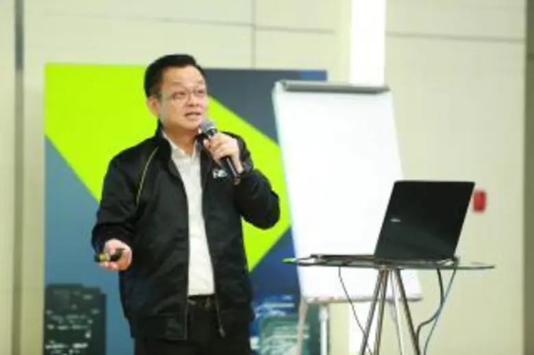 คุณประเสริฐ ศรีอุฬารพงศ์ กรรมการผู้จัดการ...