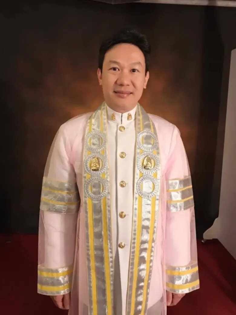 ดร.หม่อมหลวง ภัทรชาติ ประวิตร, เข้ารับประ...