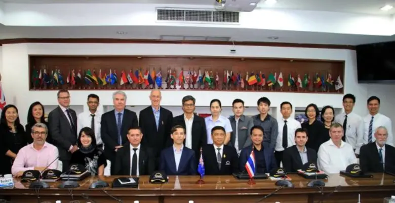 พลเรือตรี ปิยะ อาจมุงคุณ ผู้ว่าการสถาบันก...