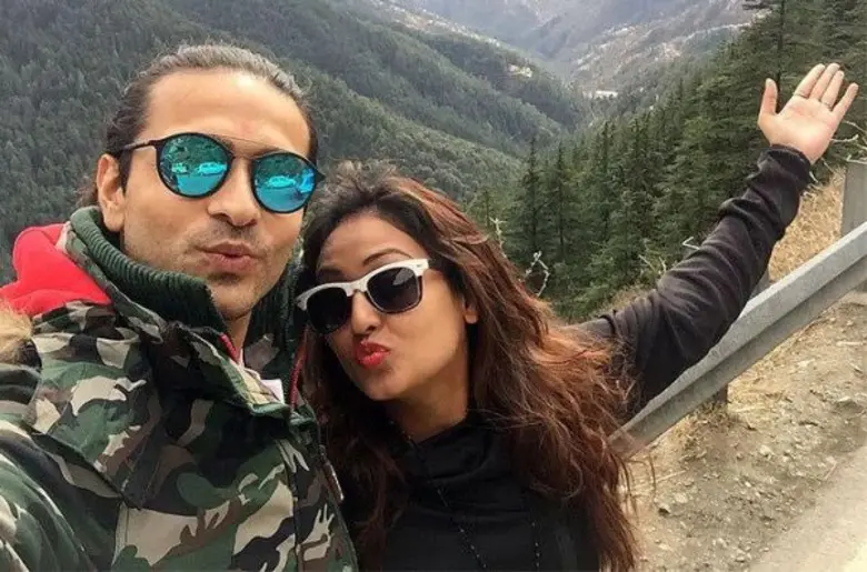 แฟนคลับบอลลี่วู้ด สุดฟิน “อาร์ชิส ชาร์มะ” ยกครอบครัวเที่ยวไทย