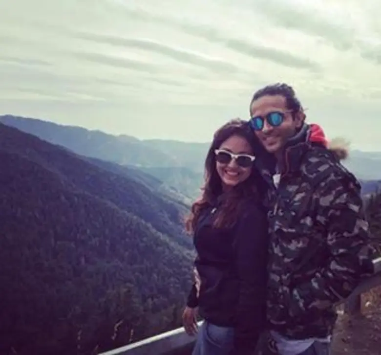 แฟนคลับบอลลี่วู้ด สุดฟิน “อาร์ชิส ชาร์มะ” ยกครอบครัวเที่ยวไทย