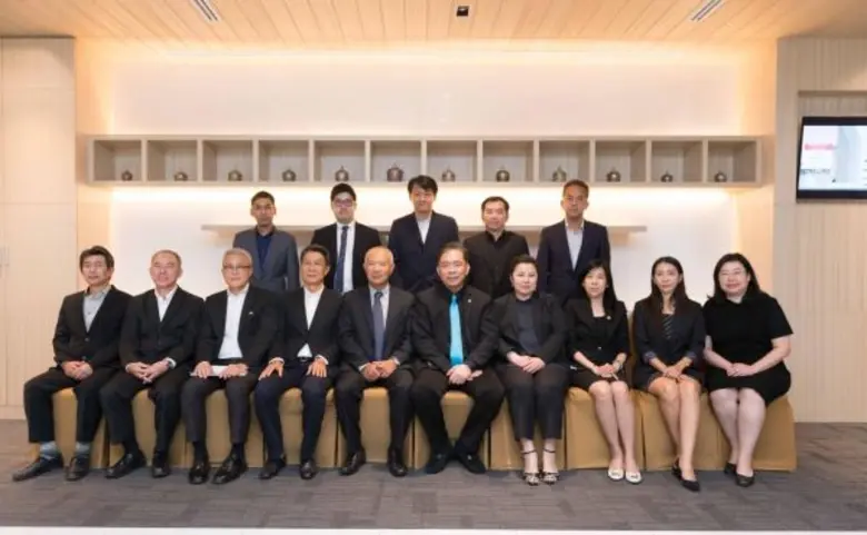 นายสมพล ธนาดำรงศักดิ์ อุปนายกสายงานส่งเสร...