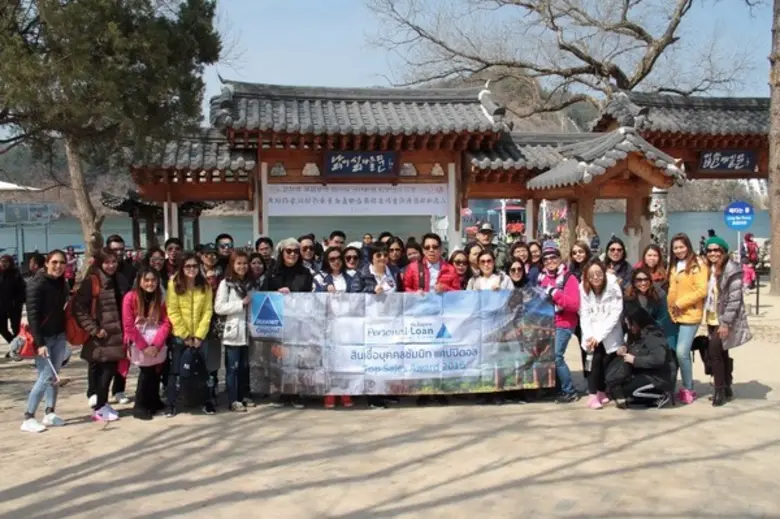 ซัมมิท แคปปิตอล ฉลองความสำเร็จสินเชื่อบุค...