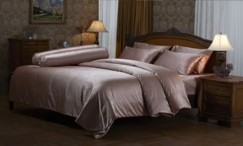 ชุดเครื่องนอนเจสสิก้า โดย บริษัท ทีแอล มา...