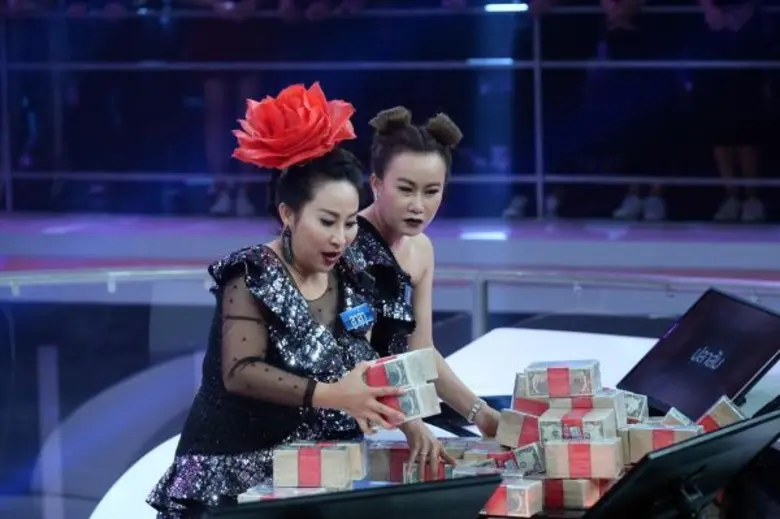 ทีวีไกด์: รายการ “The Money Drop Thailand” “ลูลู่ - ลาล่า อาร์สยาม” สั่น! แต่พร้อมสู้! ขอซิวแจ๊คพอต เพื่ออัพสวย!!!