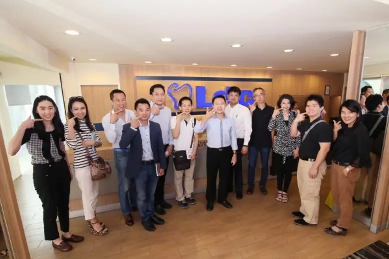 ทันตแพทย์วัฒนา ชัยวัฒน์ หรือ หมอหนึ่ง (ที...