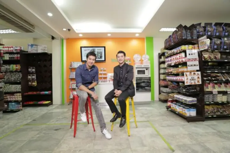 รายการโตะข่าวบันเทิง : เวลา 09.45 น. – พบ...