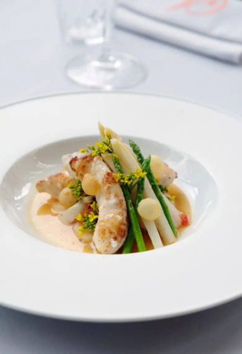 ห้องอาหารซาเวลเบิร์ก, ประเทศไทย ขอเชิญทุก...