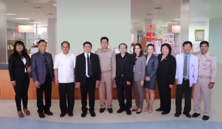 นายจิรชัย มูลทองโร่ย (ที่ 4 จากซ้าย) ปลัด...