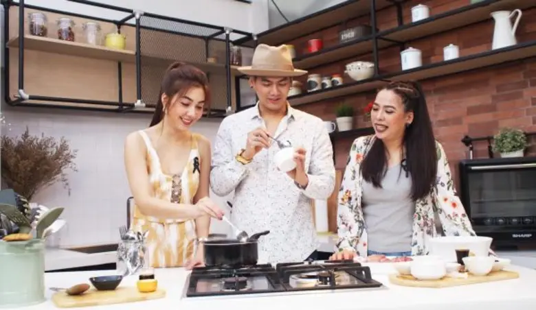 ทีวีไกด์: โปรแกรมรายการช่อง 28 วันเสาร์ที่ 27 พฤษภาคม 2560