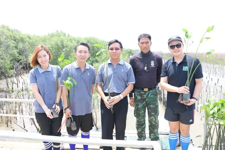 แอร์พอร์ต เรล ลิงก์ จัดกิจกรรมให้พนักงานร่วมกันทำความดีปลูกป่าชายเลน