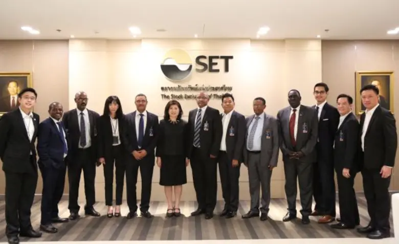 เกศรา มัญชุศรี กรรมการและผู้จัดการ ดร. ริ...