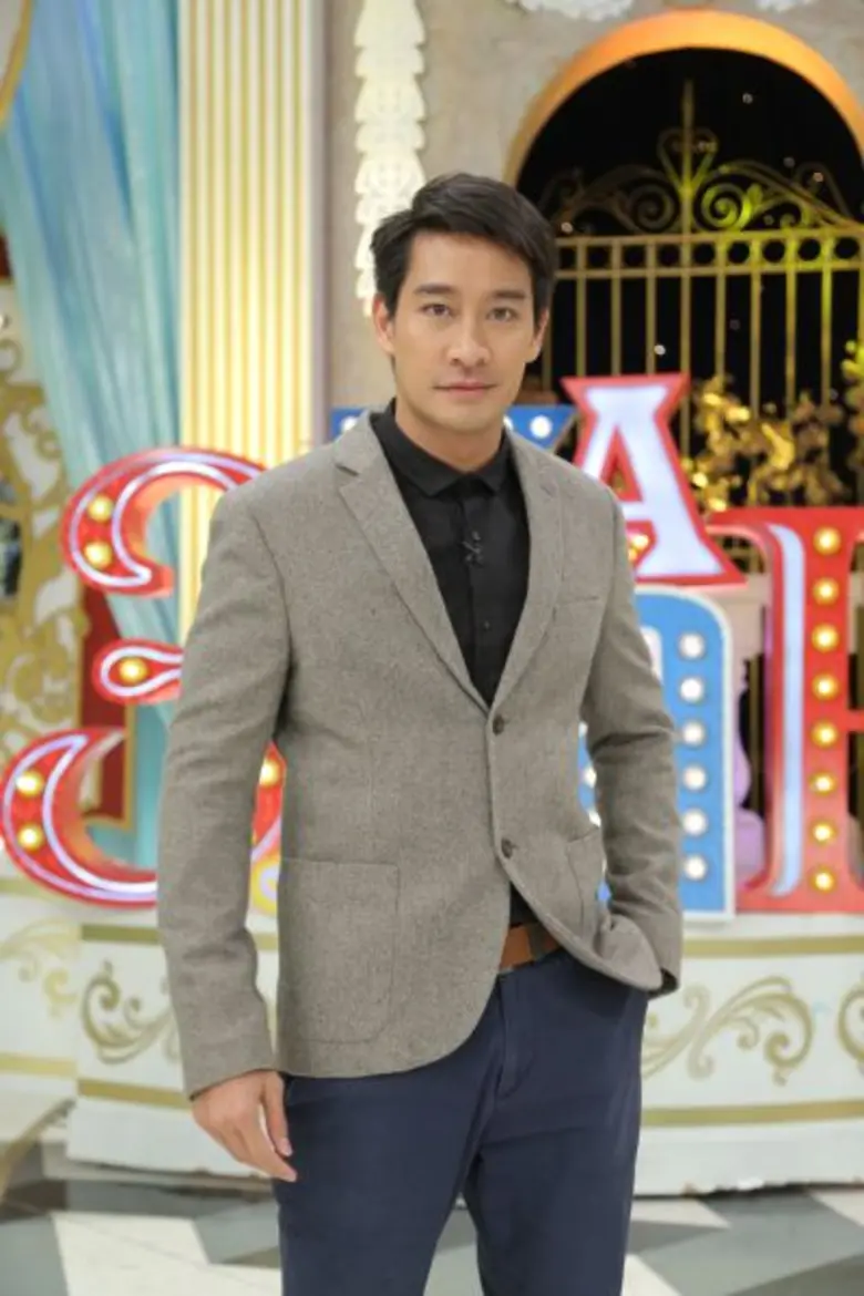 เป็นหนุ่มนักแสดงที่ชื่นชอบการขับรถ และอยา...