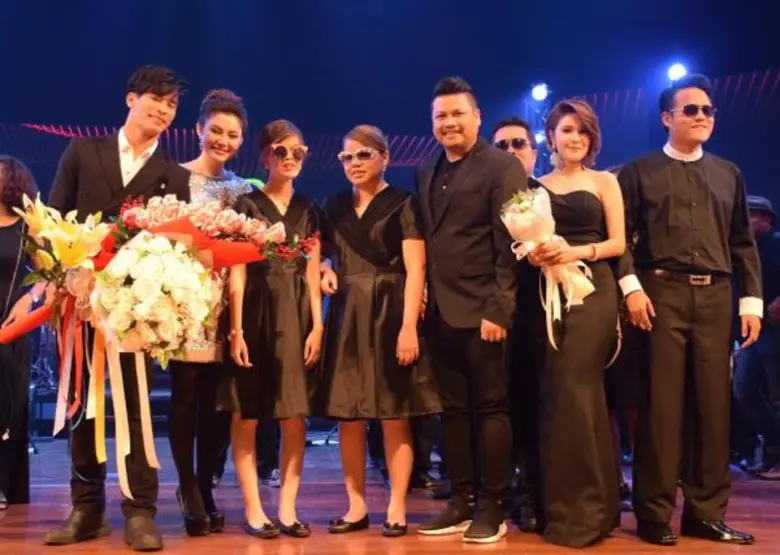 ศิลปินแกรมมี่ร่วมแสดงคอนเสิร์ต S2S : Ligh...