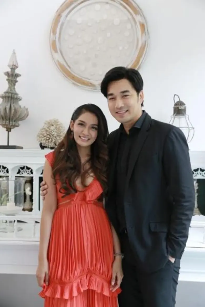 หลายๆคนเชื่อว่า พรหมลิขิต เป็นสิ่งนำพาให้...