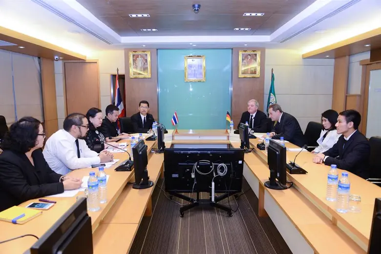 นายธีรภัทร ประยูรสิทธิ ปลัดกระทรวงเกษตรแล...